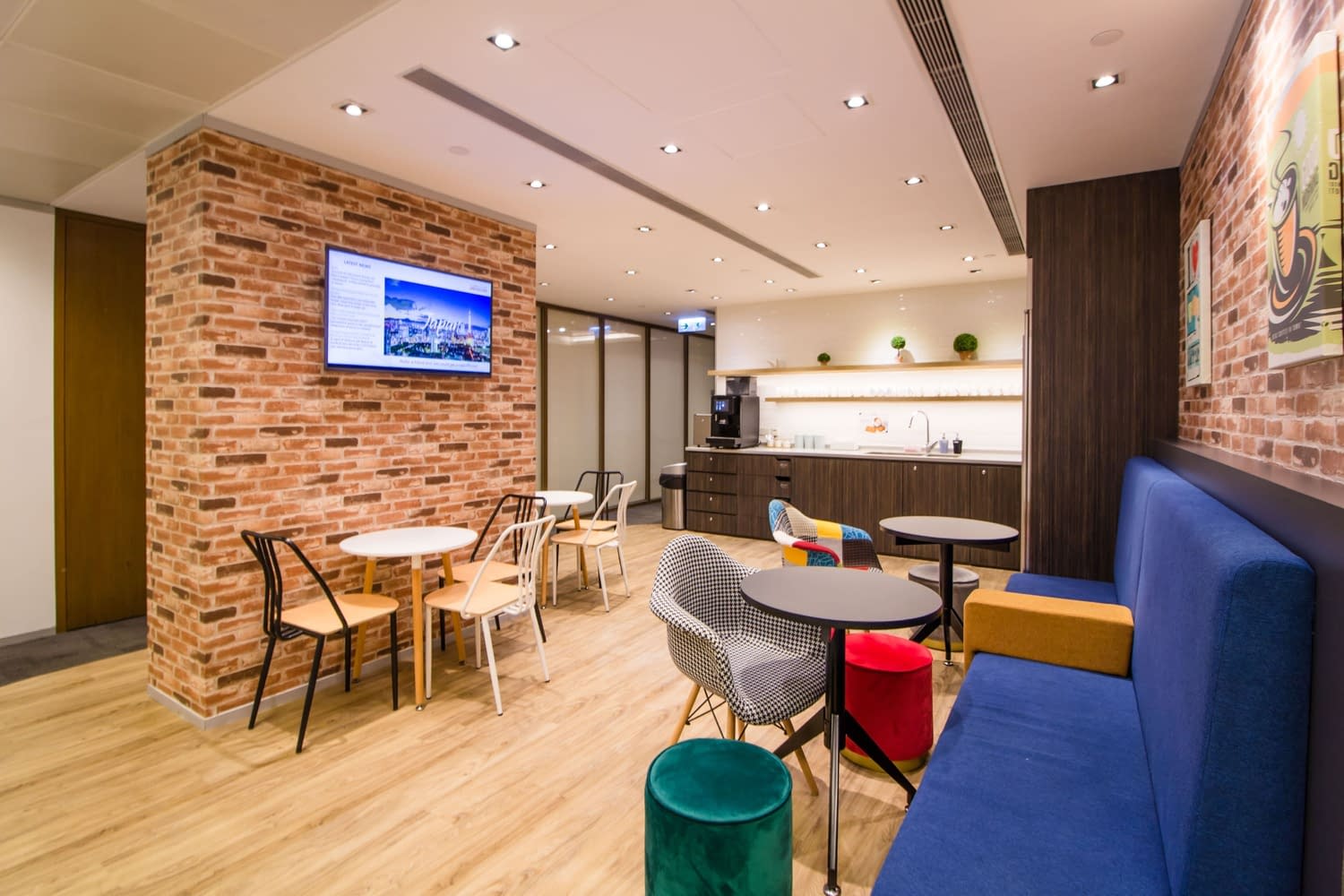 Compass AIA Tower — FLYDESK certified workspace