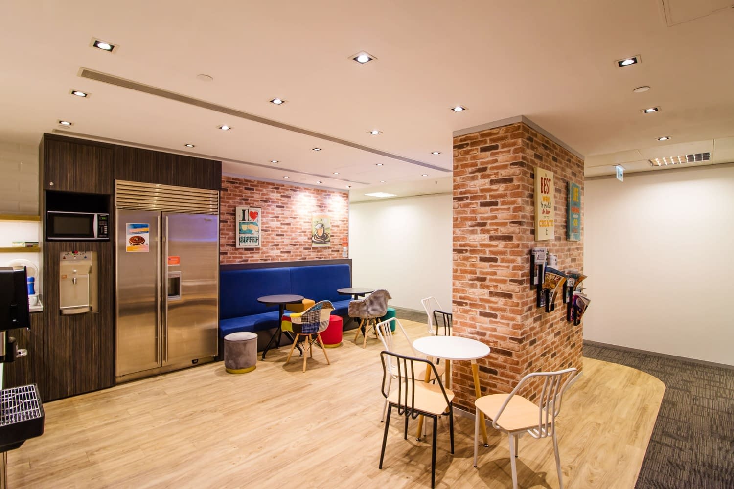 Compass AIA Tower — FLYDESK certified workspace