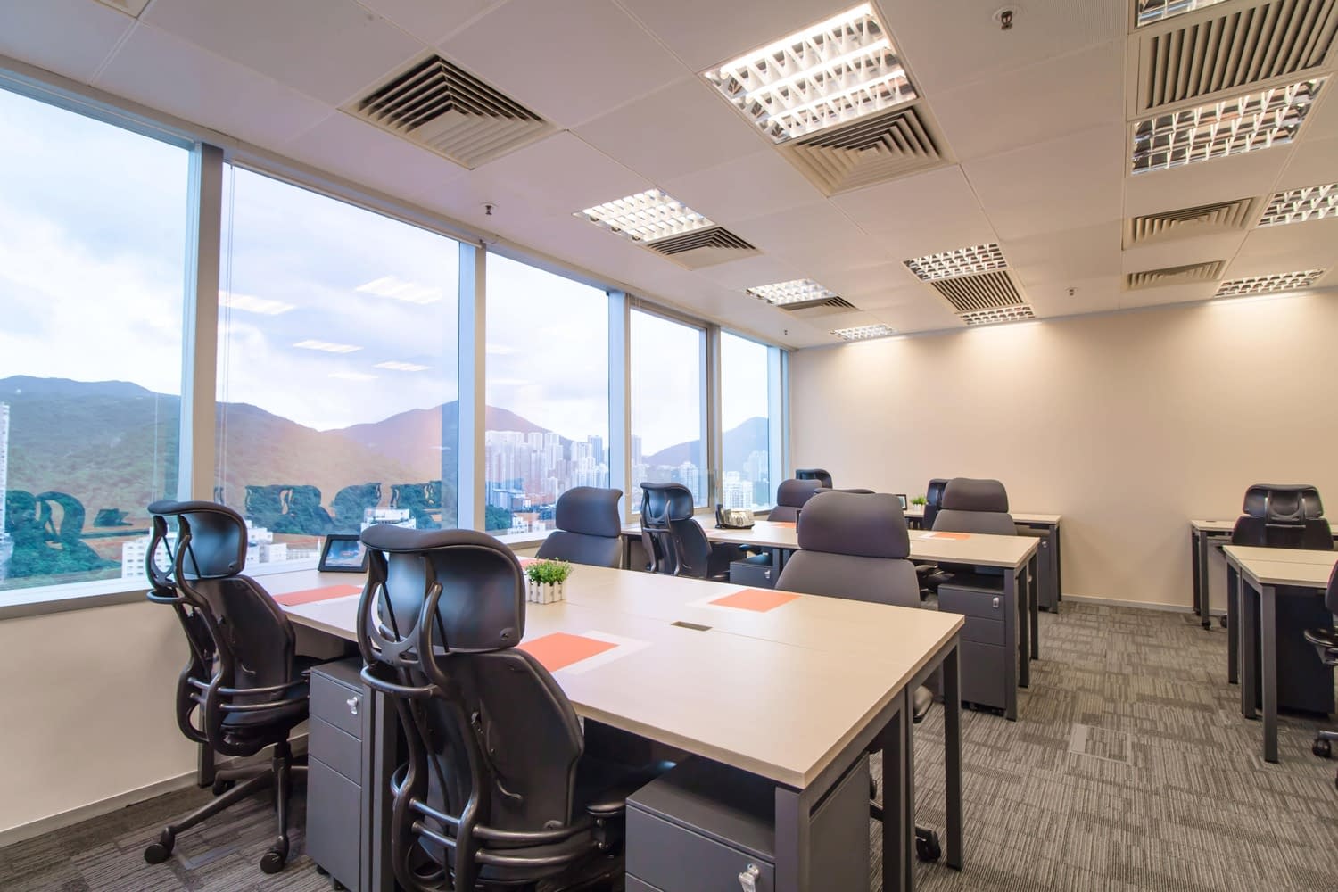 Compass AIA Tower — FLYDESK certified workspace