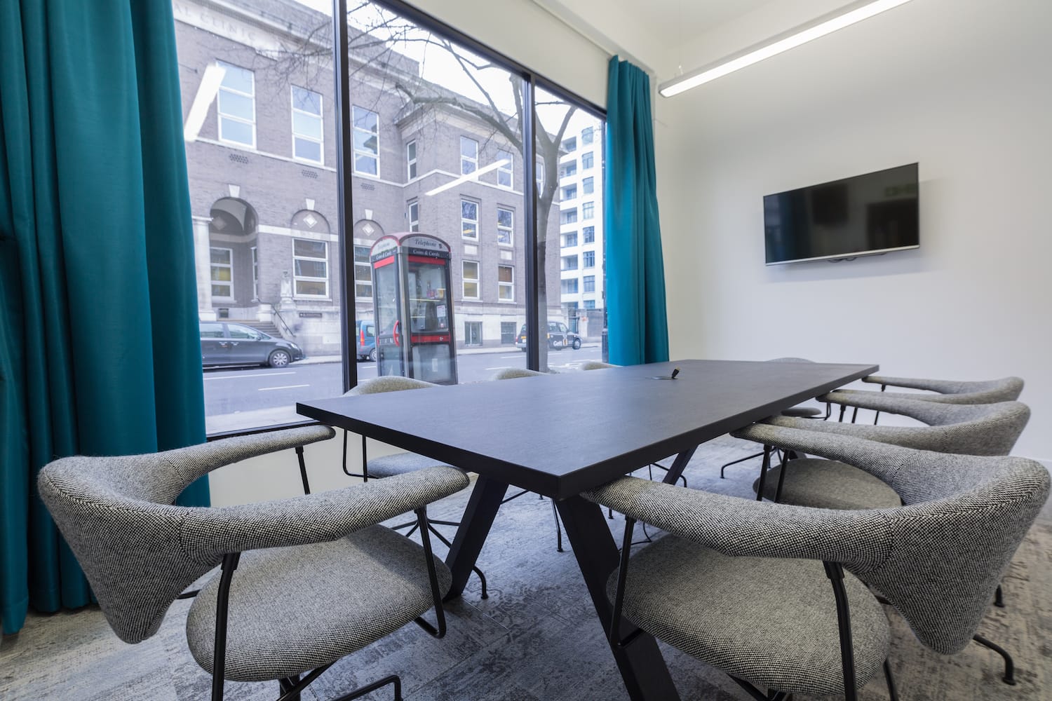 Office 175 Grays Inn Rd FLYDESK certified workspace