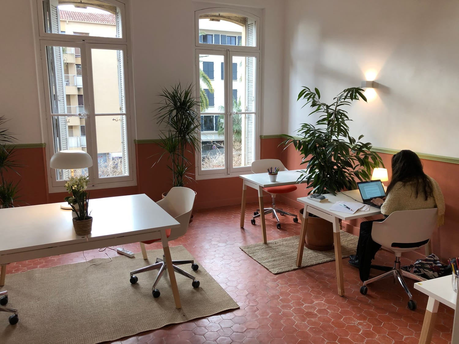 Coworking Ave Alphonse Denis FLYDESK certified workspace
