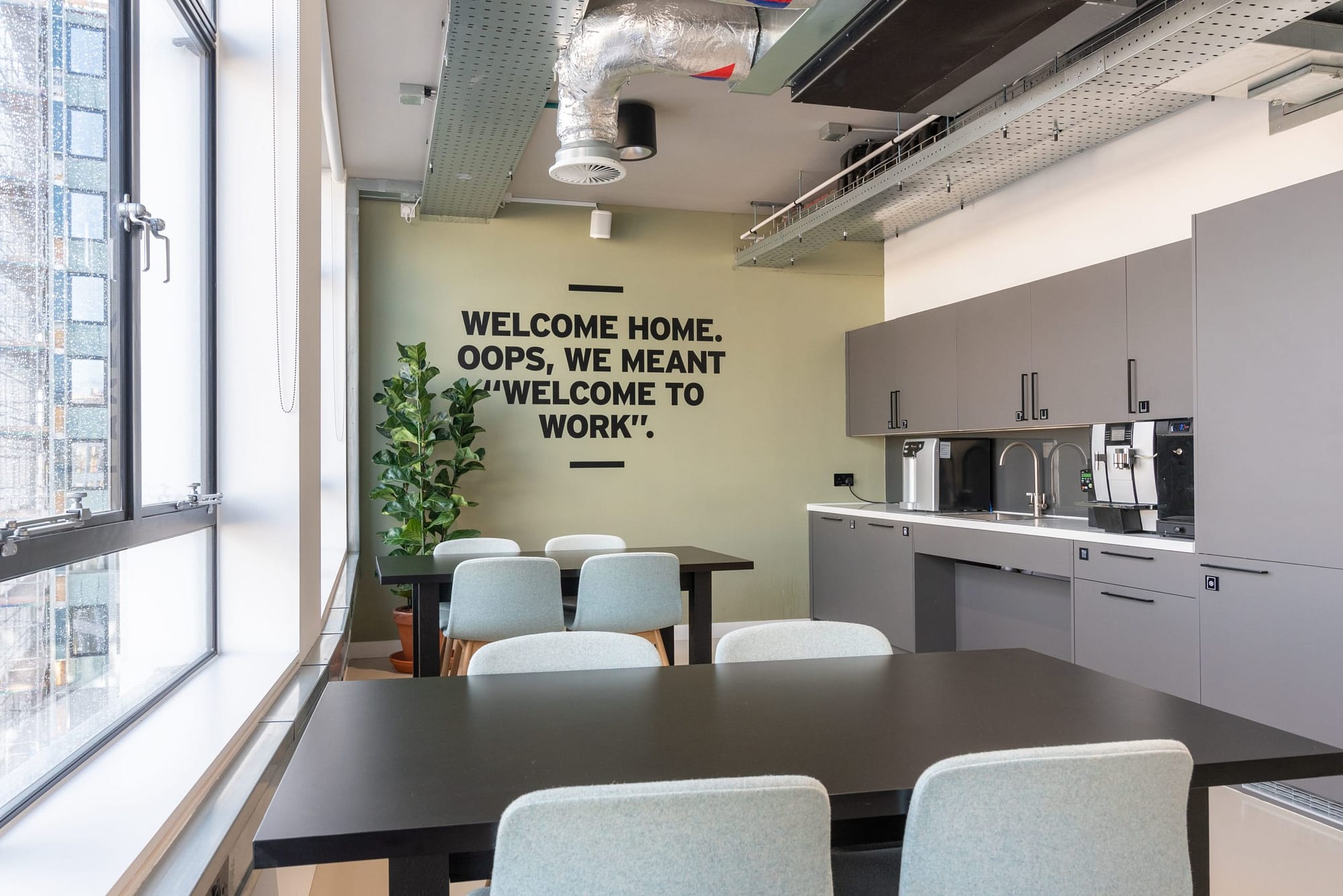 Coworking Castle Park espacio de trabajo certificado FLYDESK